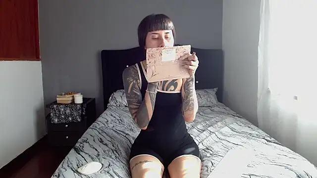 Emilia_1995 webcam