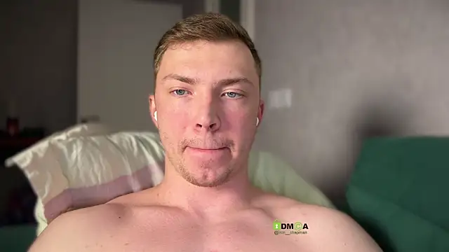 iron__chap webcam