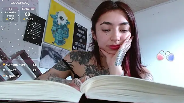 ZoeBakers_ webcam