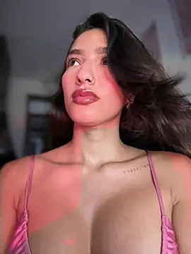 dulcelenns (F young) - Boobs out spit and spanks!
