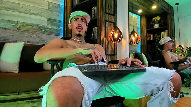 Donovan_Desmond webcam