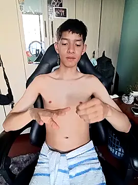 heyy_noah11 webcam