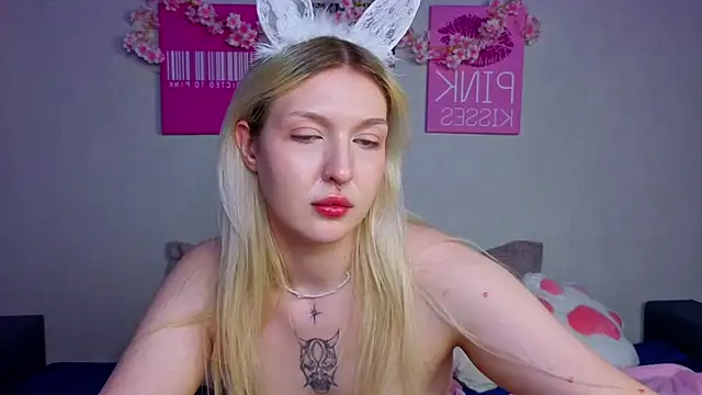 BlondieSummer webcam