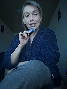 MARILYNMADELENAKOVANOVA webcam