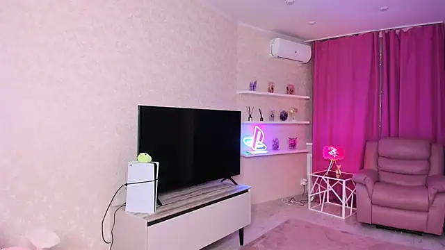 EllaCurtis webcam