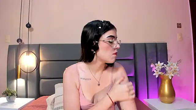 KeniaCarterr webcam