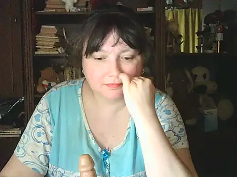 CarrieQPeach webcam
