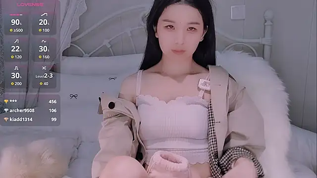 美女BingLin-在线直播