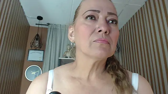 Iris_Foster_