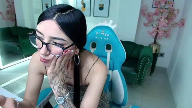 Emily_andrews webcam
