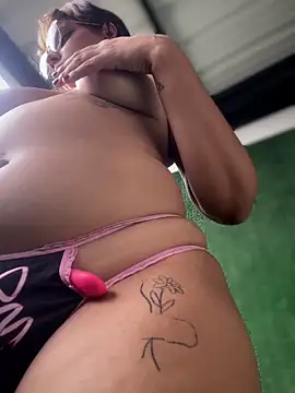 LeylaKnox webcam