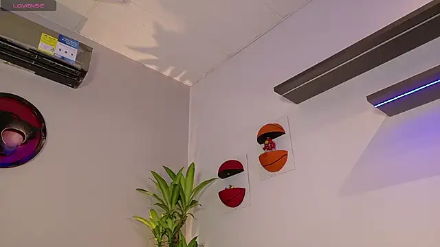 tony_muscle webcam