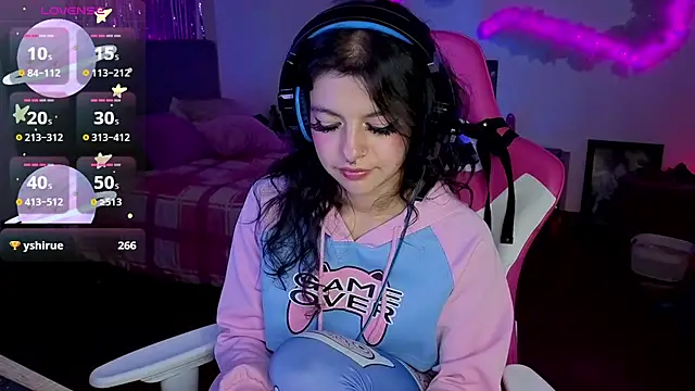 larah_uwu webcam