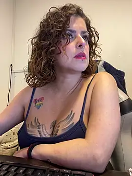 MiaHotboobs webcam