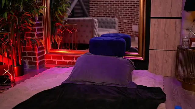 AlenaCapricious webcam
