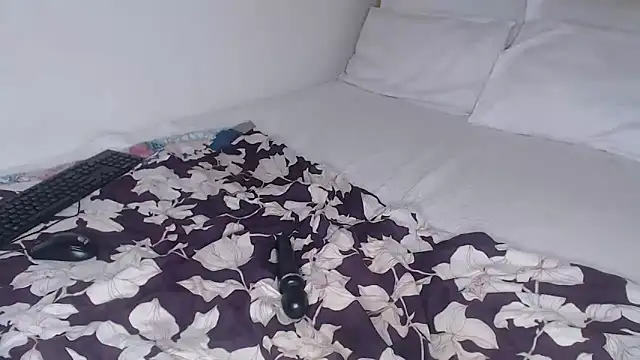 Bella_2025 webcam