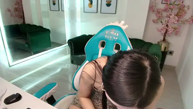Emily_andrews