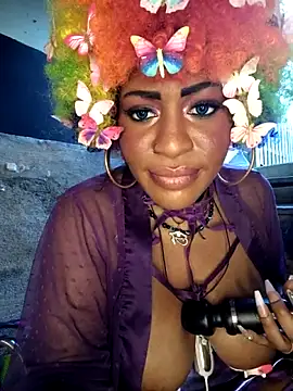AmazonianMistress webcam