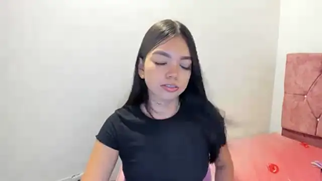 shy_luna18 webcam