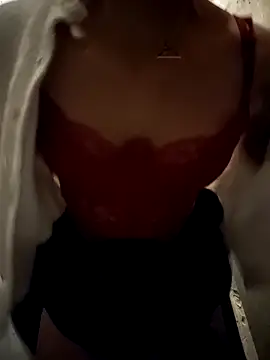 cataleya_16 (F young) - Off shirt in public bar