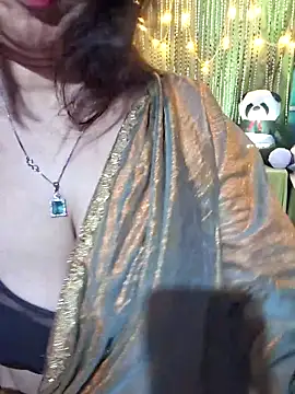 alinaarora (F milf) - Pussy ice show