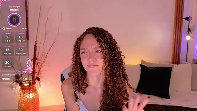 ChloeMoreti webcam