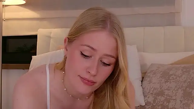JuliaJaee webcam