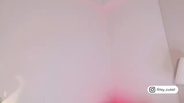 Cutie_Riley webcam