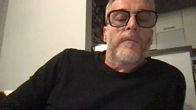 Axl_hot webcam