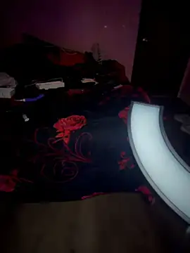 Milfshortcakes webcam