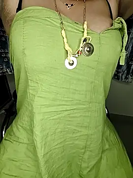 Shreya8999 webcam