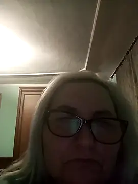 AureliaSky598 webcam