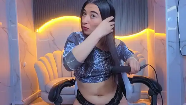 Erika_Suarez_b webcam