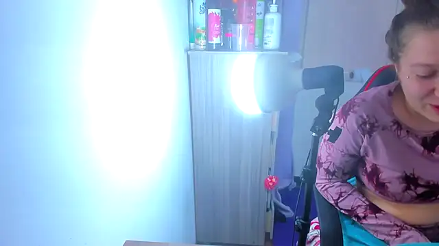 Luna_Analya webcam