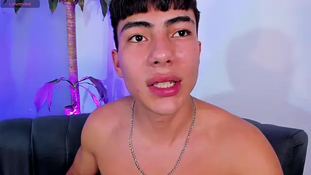 EthanSantori webcam