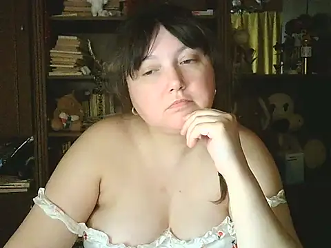CarrieQPeach webcam