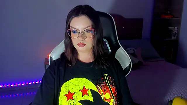 OphelianaRose33 webcam