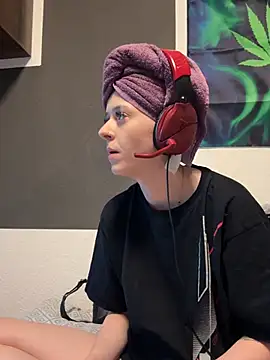 Queenadri webcam