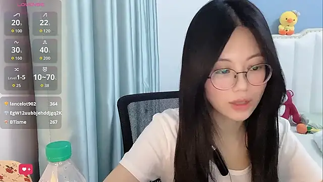Luna-666 Stripchat cam model