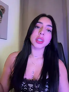 Webcam Model (IsabellaNoir_) is live
