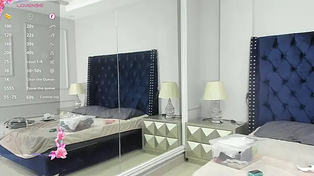 noahluxx webcam