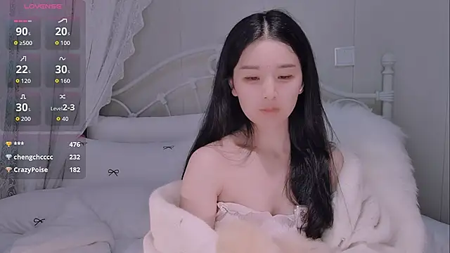 美女BingLin-在线直播