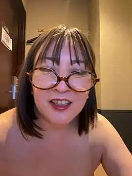 Mitsuco_surflady
