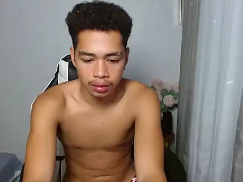 curlyasian_njxx webcam