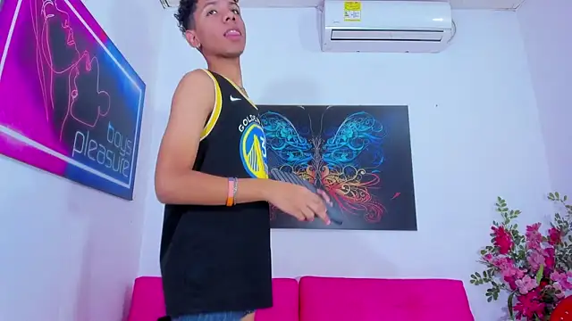 Spicy_guys webcam