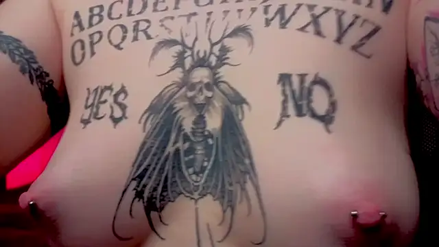 Magic_Allie webcam