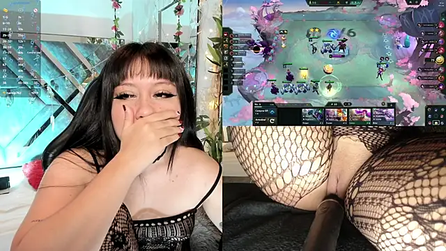 Nanachi_Cook webcam