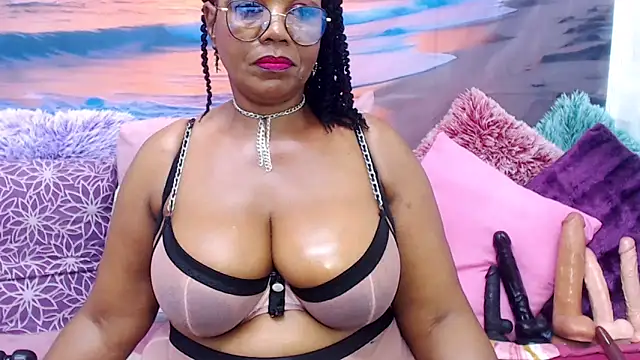 MATURExxxASS webcam