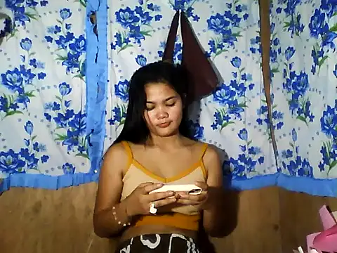 PinaySkinnyJust18 webcam