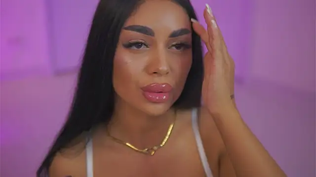 LatinaMorene webcam